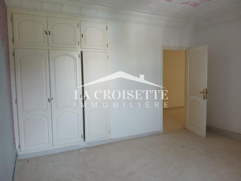 Villa S+8 avec deux niveaux séparés à La Soukra